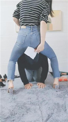 图片[9]_【灵竹】反绑艺术舔脚/胯下辱/闻舔高跟_HD绳艺资源