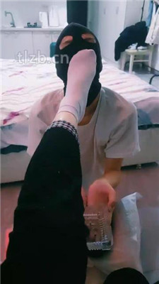 图片[5]_【冷妃】跪舔原味白袜裸足/吃袜/人肉脚垫_HD绳艺资源