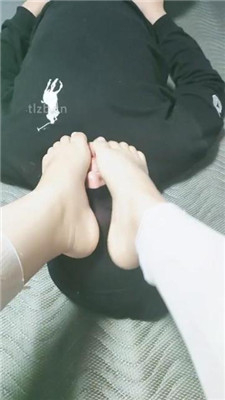 图片[4]_【玉美人】近距离裸足恋足舔_HD绳艺资源