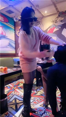 图片[11]_【小妮】KTV双调-长靴跪舔/踩踏钻胯/专用坐垫【双视角版】_HD绳艺资源