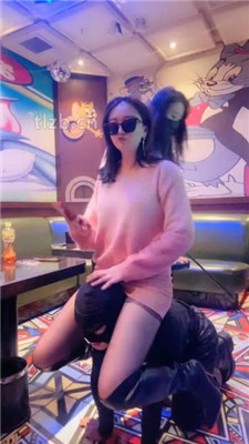 图片[16]_【小妮】KTV双调-长靴跪舔/踩踏钻胯/专用坐垫【双视角版】_HD绳艺资源