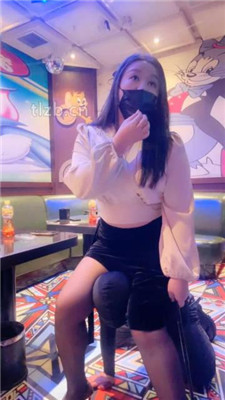 图片[17]_【小妮】KTV双调-长靴跪舔/踩踏钻胯/专用坐垫【双视角版】_HD绳艺资源