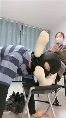 图片[15]_【樱子大人】骑马爬行/运动鞋踩踏提档/舔拖鞋_HD绳艺资源