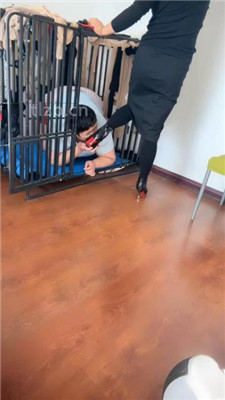 图片[2]_【冰色】家奴清理脏鞋底_HD绳艺资源