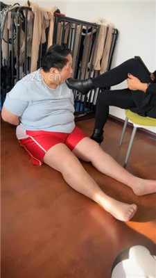 图片[6]_【冰色】家奴清理脏鞋底_HD绳艺资源