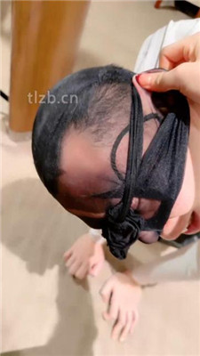 图片[8]_【妆主大大】高跟碾压踩狗头/近距离闻舔臭脚_HD绳艺资源