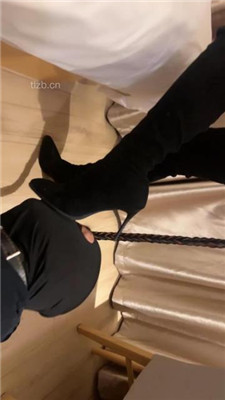 图片[8]_【喵主】长靴高跟踩狗爪/狗链遛狗/舔脏鞋棉袜_HD绳艺资源