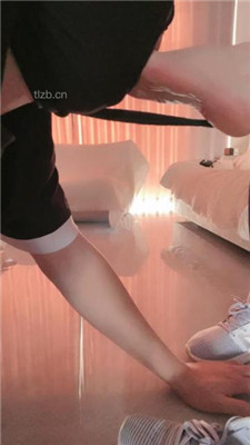 图片[4]_【冷颜】闻香水发骚-重度深喉/舔运动鞋底/赏赐洗脚水口水_HD绳艺资源