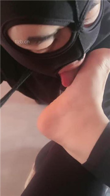 图片[10]_【冷颜】闻香水发骚-重度深喉/舔运动鞋底/赏赐洗脚水口水_HD绳艺资源