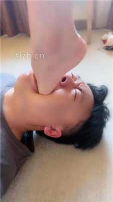 图片[19]_【蕥儿】双S-裸足插嘴舔/踩踏脚耳光/双人骑摇摇马/浓痰_HD绳艺资源