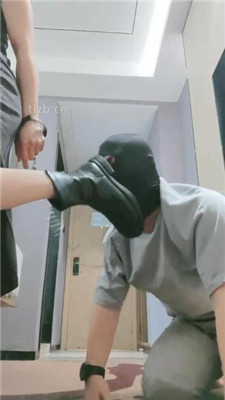 图片[12]_【妮蔻】短靴丝袜踩虐/气味控制/吃袜子_HD绳艺资源