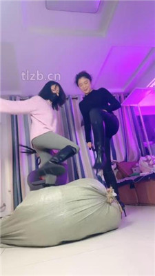 图片[16]_【鹿梦兮】双S-手捂窒息/腿绞/提档/全体重踩踏/骑马狠跺_HD绳艺资源