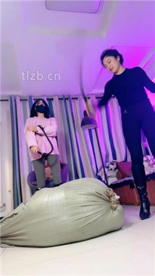 图片[17]_【鹿梦兮】双S-手捂窒息/腿绞/提档/全体重踩踏/骑马狠跺_HD绳艺资源