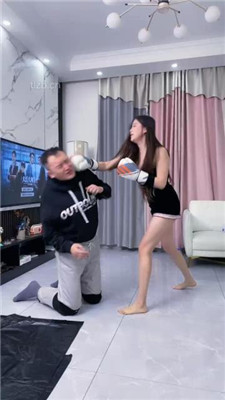 【麋鹿银儿】拳击女教练-暴打虐废家奴_HD绳艺资源