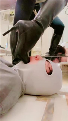 图片[10]_【美离子】双S-清理鞋刷口塞/长靴踩踏/品尝裸足/口水吐脸_HD绳艺资源