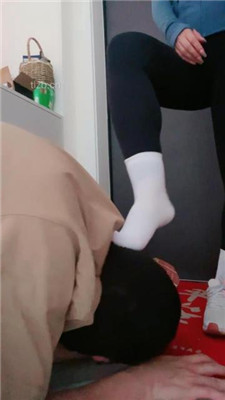 图片[4]_【冷颜】家奴跪着等主人健身回家_HD绳艺资源