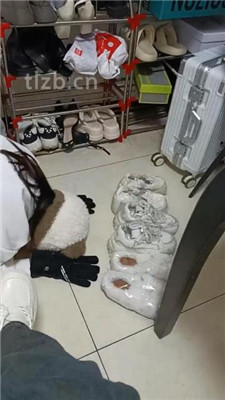 图片[9]_【爱可呀】母畜-清理脏鞋/闻棉袜/对鞋磕头/袜子塞嘴_HD绳艺资源