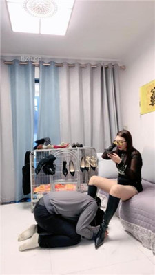 图片[10]_【伊兮夫妻】暴踢/耳光/鞋底抽耳光/磕头谢恩/关狗笼_HD绳艺资源