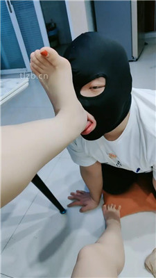 图片[10]_【奶糖】滚轮虐/脚插嘴/丝袜塞嘴/裸足恋足舔_HD绳艺资源