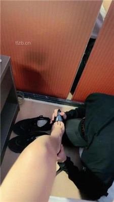 图片[20]_【然然情侣S】高跟踩狗爪/骑马/下跪恋足舔_HD绳艺资源