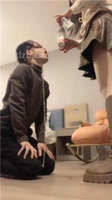 图片[15]_【娩娩大魔王】艺术圣水/圣水重口喂食/袜子泡圣水咀嚼_HD绳艺资源