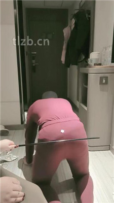 图片[8]_【樊樊】肉丝脚全体重踩踏/闻脏鞋臭袜/骑马骑脖_HD绳艺资源