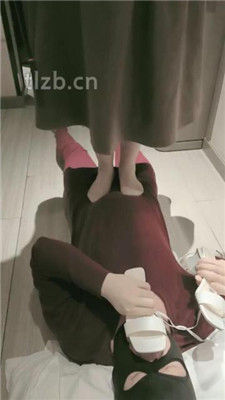 图片[11]_【樊樊】肉丝脚全体重踩踏/闻脏鞋臭袜/骑马骑脖_HD绳艺资源