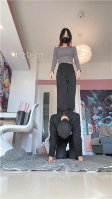 图片[2]_【朱砂痣】骑马/喝圣水/全体重踩踏/艺术闻鞋/白袜脚插嘴/恋足舔_HD绳艺资源