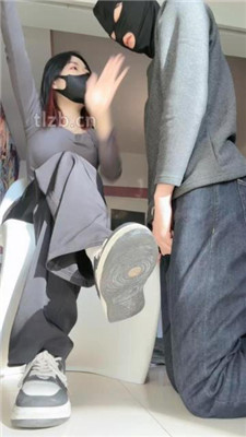 图片[10]_【朱砂痣】骑马/喝圣水/全体重踩踏/艺术闻鞋/白袜脚插嘴/恋足舔_HD绳艺资源