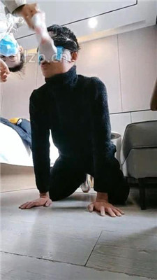 图片[4]_【草莓诺伊】棉袜黑丝脚闻舔/耳光/人肉坐垫_HD绳艺资源