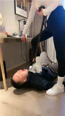 图片[15]_【酒鸽】小白鞋白袜踩狗爪/骑马转胯/狂吸白袜脚/吃袜_HD绳艺资源