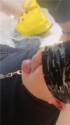 图片[19]_【戚戚情侣】狗舌头清理长靴/狗链拴狗/黑丝裸足狂舔_HD绳艺资源