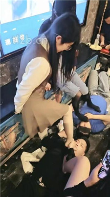 图片[15]_【美娜格格】圈内聚会多S多奴群调群虐【四视角版】_HD绳艺资源