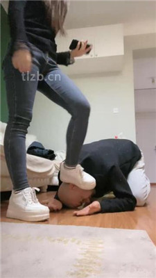 图片[2]_【魅儿】舔脏鞋底棉袜/裸足插嘴/磕头求圣水_HD绳艺资源