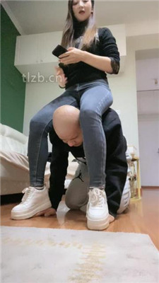 图片[7]_【魅儿】舔脏鞋底棉袜/裸足插嘴/磕头求圣水_HD绳艺资源