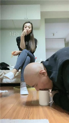 图片[13]_【魅儿】舔脏鞋底棉袜/裸足插嘴/磕头求圣水_HD绳艺资源