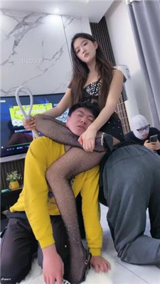 图片[10]_【麋鹿银儿】骑马爬行/训练/网袜臭脚捂脸/舔脏鞋底_HD绳艺资源