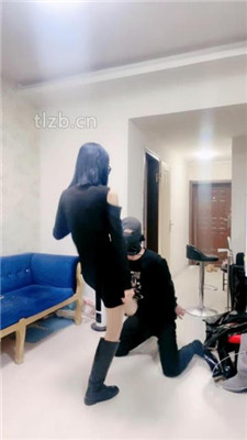 图片[4]_【兔兔大人】高难度挑战场-踩狗头磕头/提档/训练/闻白袜/舔脏鞋底/跺踩_HD绳艺资源