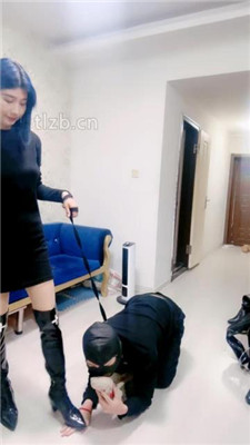 图片[14]_【兔兔大人】高难度挑战场-踩狗头磕头/提档/训练/闻白袜/舔脏鞋底/跺踩_HD绳艺资源