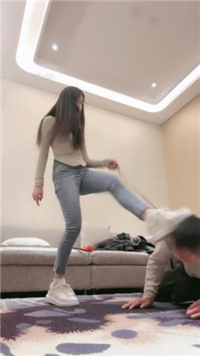 图片[2]_【月影儿】重度训练/运动鞋踩踏踢踹/胯下辱_HD绳艺资源