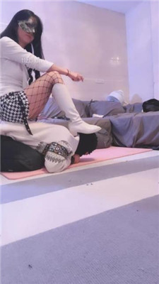 图片[17]_【琦琦小主】跪舔网袜美腿/长靴踩踏训练_HD绳艺资源