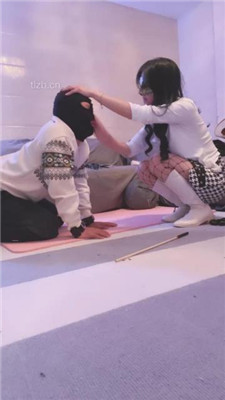 图片[18]_【琦琦小主】跪舔网袜美腿/长靴踩踏训练_HD绳艺资源