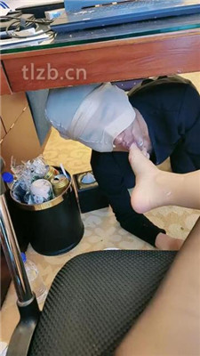 图片[13]_【诗恩大大】桌底视角-下贱员工黑丝高跟喂食_HD绳艺资源