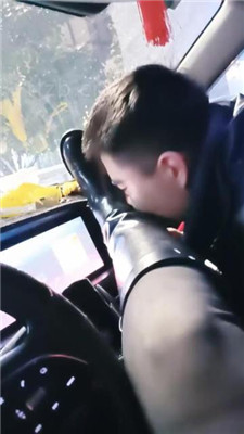 【乐爷】车内恋足狂舔_HD绳艺资源