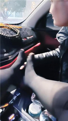 图片[3]_【乐爷】车内恋足狂舔_HD绳艺资源