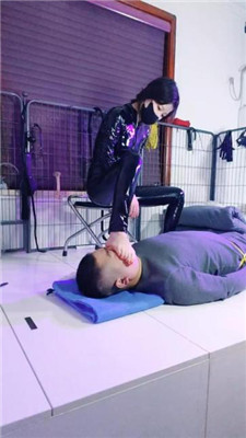 图片[13]_【诗琪】皮衣女神调-踩踏/抽耳光/磕头_HD绳艺资源