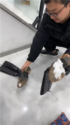 图片[12]_【辣姐】长靴踩踏/下跪伺候/清理泥巴鞋底_HD绳艺资源