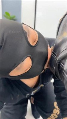 图片[16]_【辣姐】长靴踩踏/下跪伺候/清理泥巴鞋底_HD绳艺资源