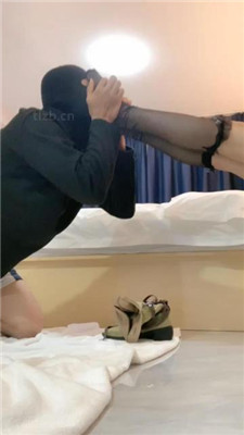 图片[10]_【LL77】跪舔脏短靴/黑丝脚捂脸/袋子套头窒息_HD绳艺资源