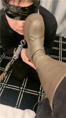 【戚戚情侣主】绿帽老公爆吸男主白袜/耳光/舔脚_HD绳艺资源